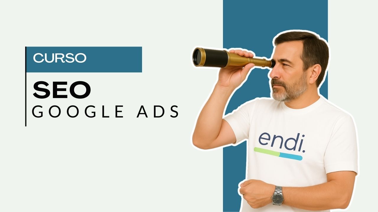 Hombre con catalejo, buscando un curso online de SEO y Google Ads
