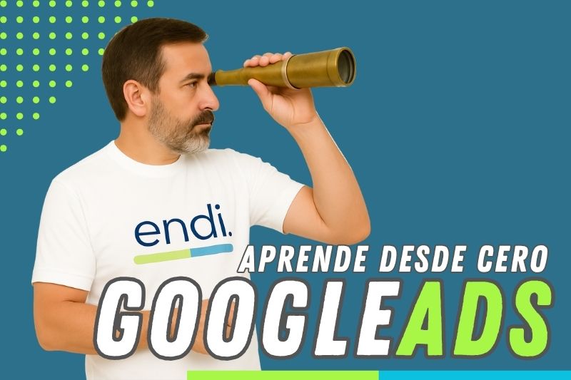 Hombre mirando por catalejo, buscando un curso online