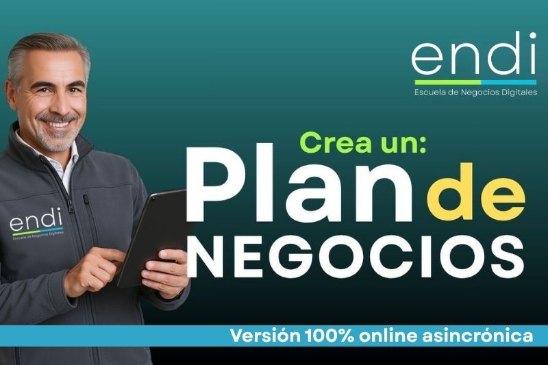 Ejecutivo mostrando un curso de plan de negocios