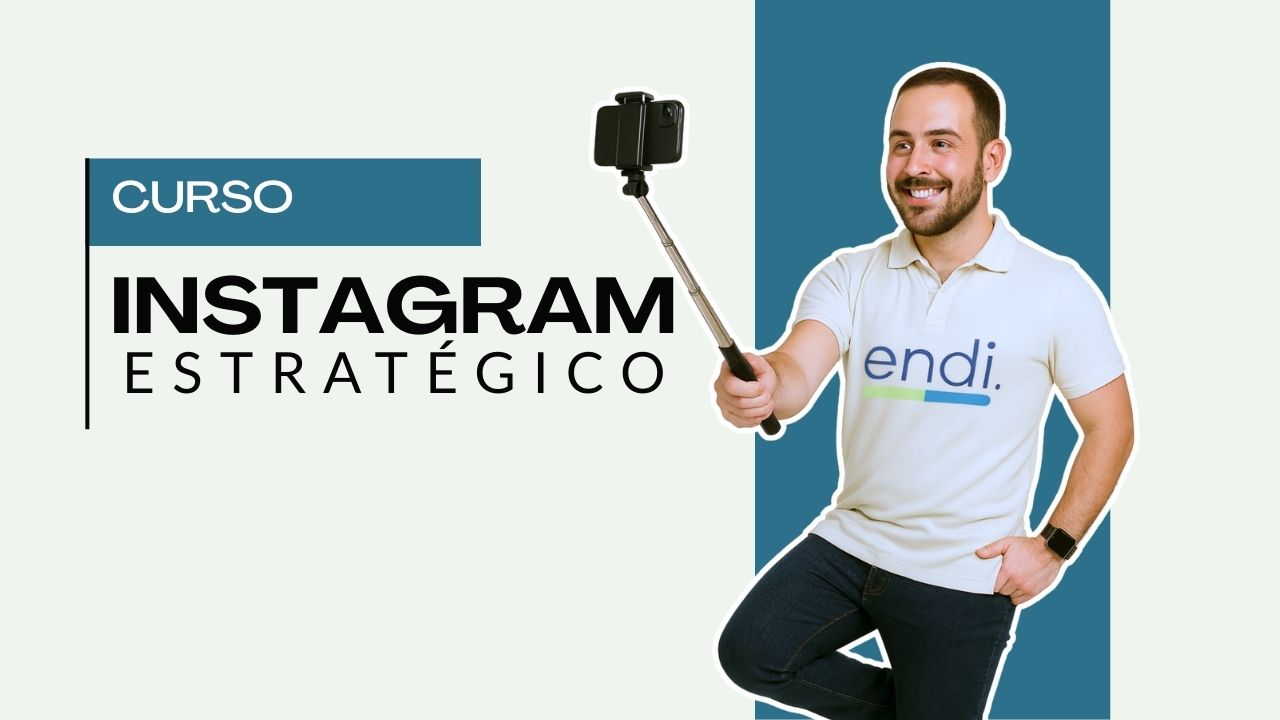 HOMBRE TOMANDO UNA SELFIE PARA CURSO ONLINE DE INSTAGRAM